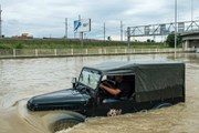Дороги в Сочи частично затоплены. // РИА "Новости"