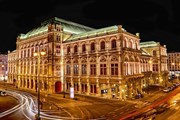 Осенняя Вена предлагает интересный и недорогой отдых. // Luis Boucault, shutterstock