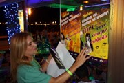 В городе появились плакаты, призывающие к цивилизованному поведению. // vilaweb.cat
