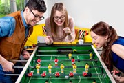 Общение и развлечения - этого хватает в любых хостелах. // Rosshelen, Shutterstock