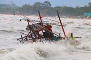 Шторм нарушил планы туристов. // thailand-news.ru