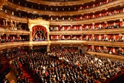 Туристы любят московские театры. // Reuters