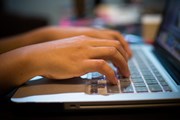 Миграционную карту можно заполнить заранее. // Bankmoo Everyday, shutterstock