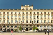 Le Grand Hotel расположен на главной площади Бордо. // ihg.com