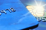Карты Visa принимаются через Национальную систему платежных карт. // Nejron Photo, shutterstock