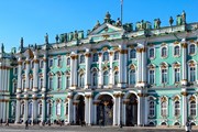 Эрмитаж занимает четвертую строчку рейтинга романтичных музеев. // Elena11, shutterstock
