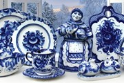 Туристы любят изделия народных промыслов. // uni-vologda.ac.ru