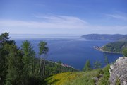 Живописное озеро Байкал // wikipedia.org
