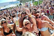 На острове Паг проводится множество танцевальных вечеринок. // solsemestra.com