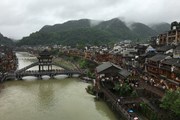 Древний город Фэнхуан (Феникс), Хунань // Travel.ru