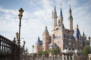 Диснейленд в Шанхае строили пять лет. // cnn.com