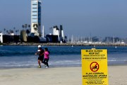Купаться на пляжах Лонг-Бич пока нельзя. // Los Angeles Times