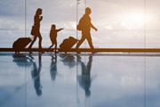 Россияне стали меньше ездить за границу. // NicoElNino, shutterstock