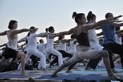 Тысячи любителей йоги соберутся в пустыне Арава. // yogaarava.co.il