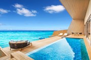 Вилла на воде в отеле St. Regis Maldives Vommuli Resort // starwoodhotels.com