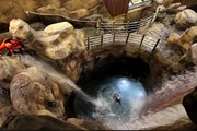 В крытом каньонинг-парке - как в настоящих горах. // amusementlogic.es