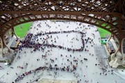 Очередь на Эйфелеву башню занимает полтора-два часа. // AFP