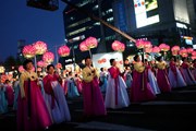 Парад фонариков во время праздника Соллаль // comboasiatours.com