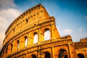 Туристки могут посетить музеи бесплатно 8 марта. // S.Borisov, shutterstock