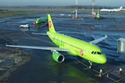 Самолет "Сибири" (S7 Airlines) // Юрий Плохотниченко