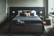 Роскошный номер в бывшей камере для заключенных. // hotel-liberty.de