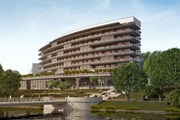 Гостиница расположена на берегу водоема. // crystalhouse.info