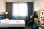 Номер в отеле Moxy London Stratford // marriott.com