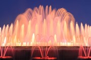 Светомузыкальный фонтан в центре Барселоны // meet.barcelona.cat