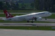 Самолет Turkish Airlines // Юрий Плохотниченко