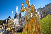 Петергоф открывает летний туристический сезон. // Saint-Petersburg.com