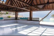Каток расположен на берегу океана. // asiatraveltips.com