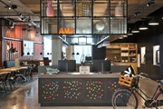 Лобби отеля Moxy Amsterdam Houthavens // marriott.com
