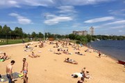 Пляж Строгинская пойма // the-challenger.ru