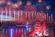 Ежегодно праздник собирает множество туристов. // 5-tv.ru