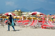 Покупателей подделок тоже оштрафуют. // thepointsguy.com