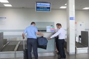 "Победа" хочет заставить пассажиров платить за портфели и одежду // Юрий Плохотниченко