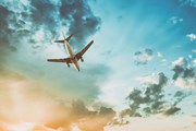 Авиатарифы продолжают снижаться. // Alix Kreil, shutterstock