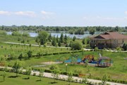 Территория отеля "Azimut Отель Волга Астрахань" // azimuthotels.com