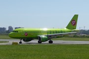 Самолет "Сибири" (S7 Airlines) // Юрий Плохотниченко