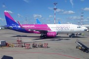 Самолет Wizzair во Внуково // Юрий Плохотниченко